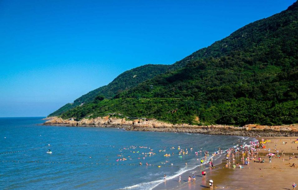 連云港花果山、連島海濱浴場、海底世界、傲來仙境純玩二日游,門票全含;無任何自費景點;398元/人;每周六發團